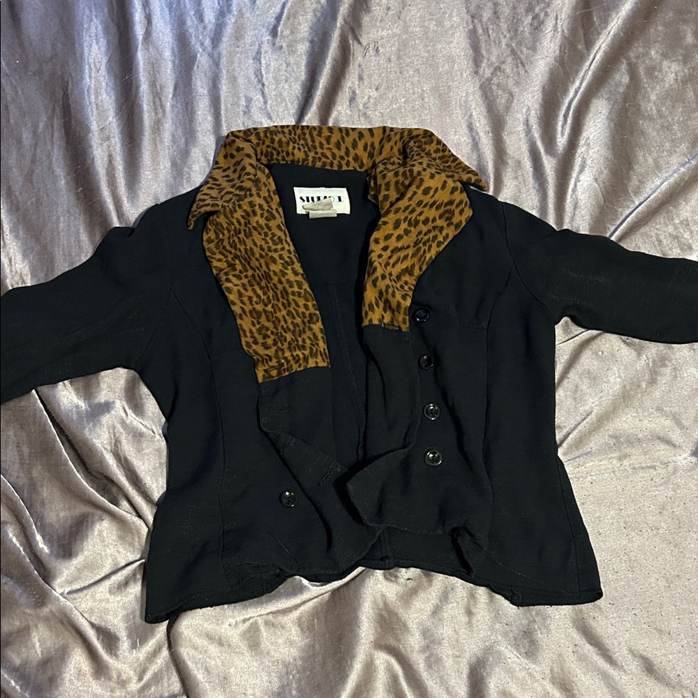 Black blazer with Leopard Print Collar